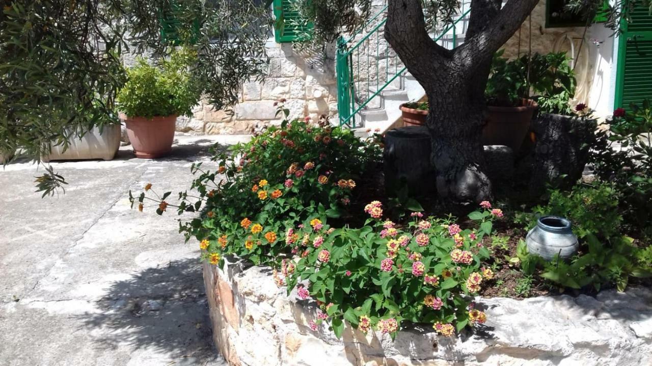 I trulli del piemontese Villa Ostuni Esterno foto